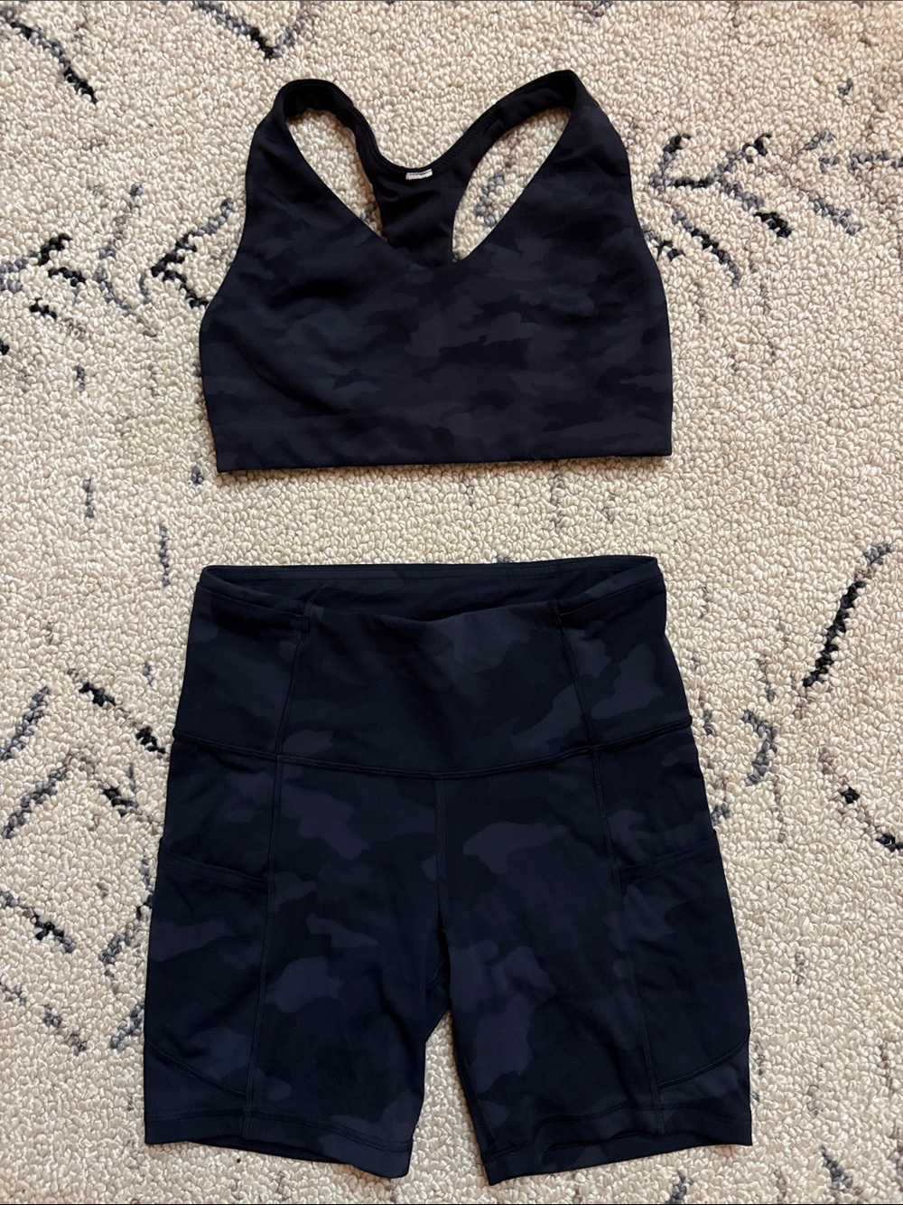 Lululemon set size 4